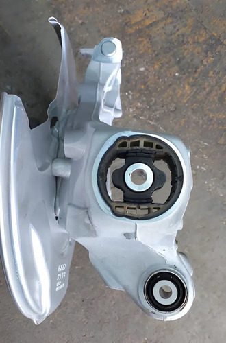 Montante Cubo Traseiro Direito Volvo Xc60 D5 2020 - Imagem 4