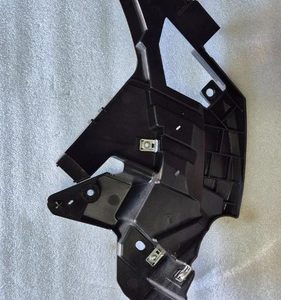 Suporte Farol Lado Direito Renault Kardian 2024/2026