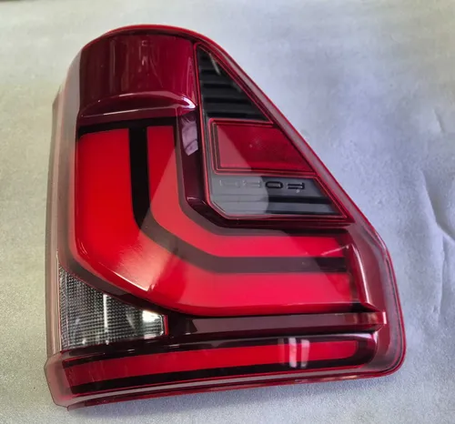 Lanterna Traseira Esquerda Ford F-150 Tremor 2025 Esquerdo/motorista Vermelho - Imagem 3