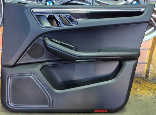 Forro De Porta Dianteiro Direito Porsche Macan 2024 - Imagem 2