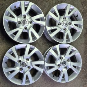 Jogo De Rodas Aro 15 Nissan Livina 2011/2014 Prateado